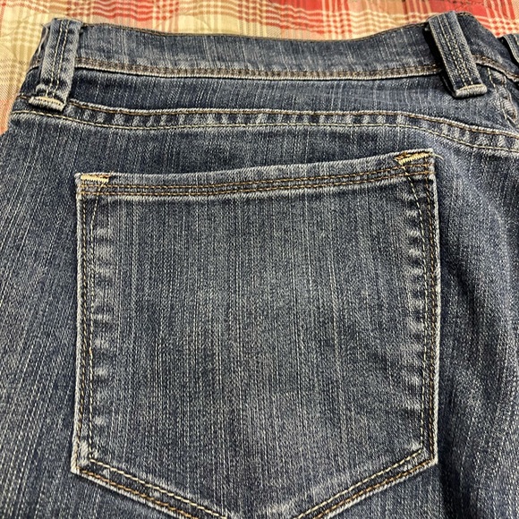 Old Navy Flirt Capri’s - Picture 5 of 7